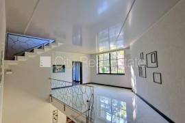 Detached house for rent in Jurmala, 645.00m2