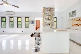 V-Iguana Finca Panama: Large Property with Two Houses, Pool & Expansion Potential Near Tamarindo