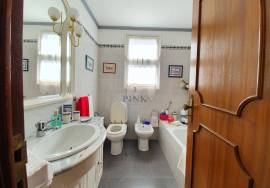 Classic House - 5 Bedrooms in Funchal