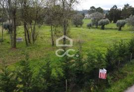 Land with 2440 m2 and approved project for detached house in Parceiros , Leiria.