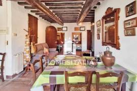 Apartment in historic building