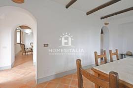 Renovated farmhouse with magnificent views