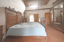 Renovated farmhouse with magnificent views