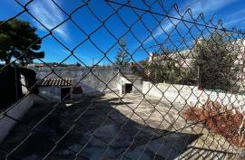 House with large plot in Costa Cunit