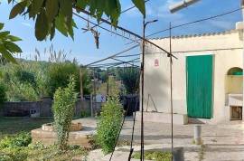 House with large plot in Costa Cunit