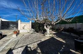House with large plot in Costa Cunit