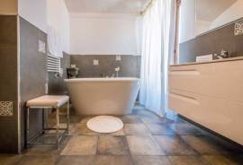 Dream Hotel with Stunning Lake Views Business