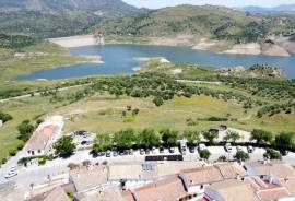 Dream Hotel with Stunning Lake Views Business