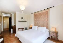 Dream Hotel with Stunning Lake Views Business
