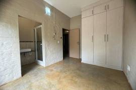 Luxury Silver Creek Gorge Estate For Sale in Mooinooi South