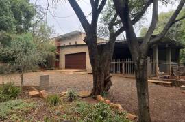 Luxury Silver Creek Gorge Estate For Sale in Mooinooi South