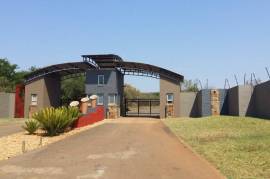 Luxury Silver Creek Gorge Estate For Sale in Mooinooi South