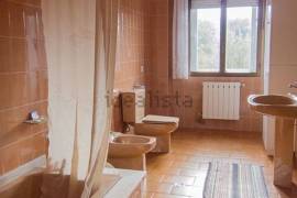 Chalet House With 2 Apartments for Sale in Boiro Galicia