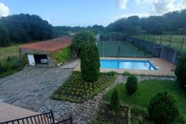 Chalet House With 2 Apartments for Sale in Boiro Galicia