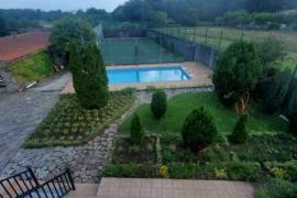 Chalet House With 2 Apartments for Sale in Boiro Galicia