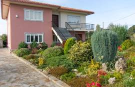Chalet House With 2 Apartments for Sale in Boiro Galicia