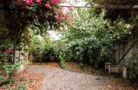 Listed 5 Bed House For Sale in Nicosia