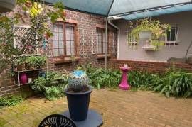 Stunning 3 Bedroom House & Cottage For Sale in Scottburgh South