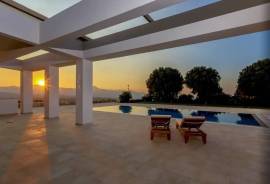 Luxury 7 Bed Villa For Sale in Heraklion Crete