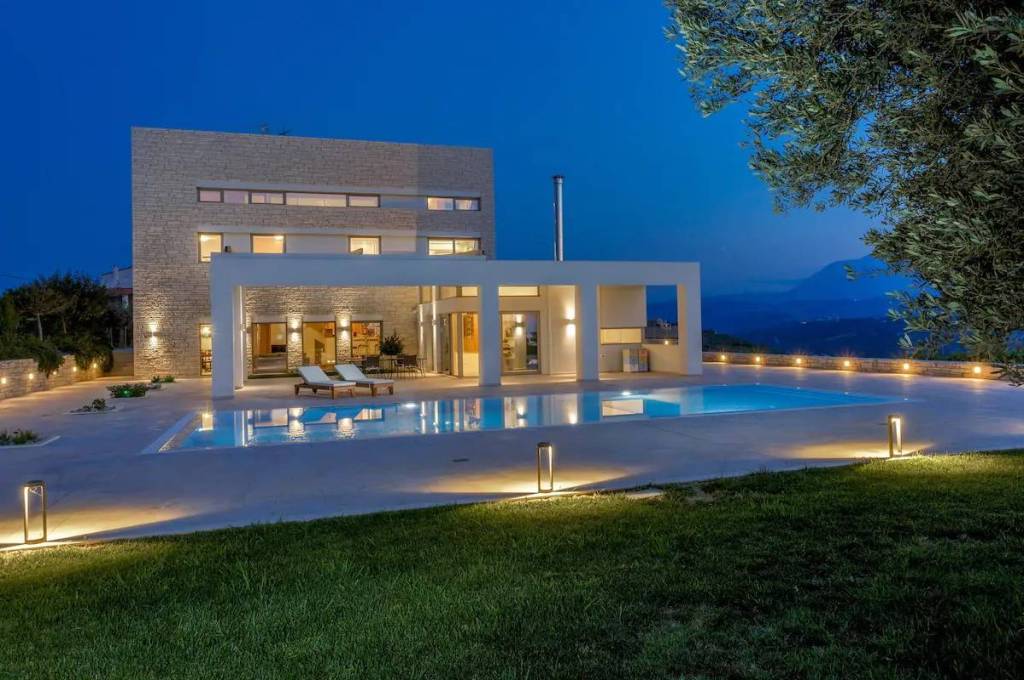 Luxury 7 Bed Villa For Sale in Heraklion Crete
