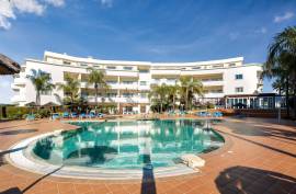 3 Bedroom Apartment with Pool & Gym next to Porto de Mós Beach | Lagos, Algarve