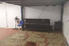 Industrial Warehouse for sale in Closed Enclosure with Surveillance – 300 m² Approximately