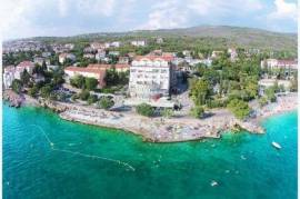 Seafront four-star hotel, for sale