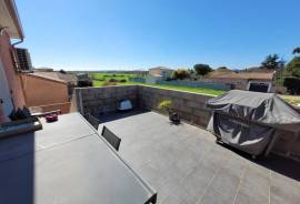 Impeccable Villa With 168 M2 Of Living Space, Including Independent Studio And Office (Former Beauty Lounge Business), On 514 M2 Of Land With Swimming Pool.