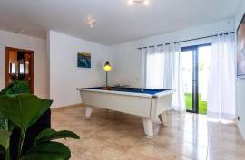 Luxurious 5 Bedroom Villa With Sea Views