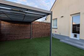 Detached House with Landscaped Garden