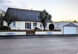 Detached House with Landscaped Garden