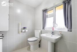 3 bedroom, Semi-detached bungalow for sale