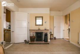 3 bedroom, Semi-detached bungalow for sale