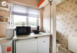 3 bedroom, Semi-detached bungalow for sale