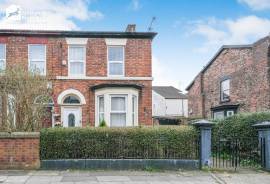 4 bedroom, Semi-detached house for sale