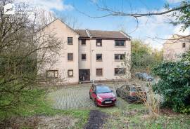 2 bedroom, Ground floor flat for sale