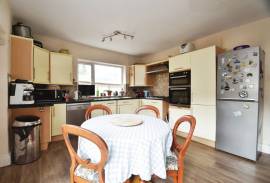 3 bedroom, Bungalow for sale