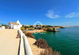 4 bedroom villa in Alporchinhos - Porches with pool and sea view, 2 minutes walk from the beach