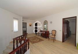 4 bedroom villa in Alporchinhos - Porches with pool and sea view, 2 minutes walk from the beach