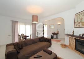 4 bedroom villa in Alporchinhos - Porches with pool and sea view, 2 minutes walk from the beach