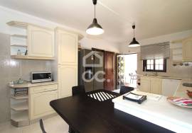 4 bedroom villa in Alporchinhos - Porches with pool and sea view, 2 minutes walk from the beach