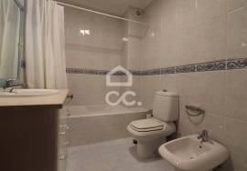 Villa for sale in Carvalhais with swimming pool and tennis court.