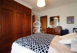 Villa for sale in Carvalhais with swimming pool and tennis court.