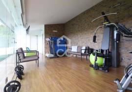 Villa for sale in Carvalhais with swimming pool and tennis court.