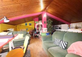 Villa for sale in Carvalhais with swimming pool and tennis court.