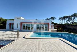 Moradia T4 em Foz do Arelho com jardim e piscina