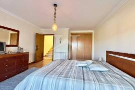 Moradia T4 em Foz do Arelho com jardim e piscina