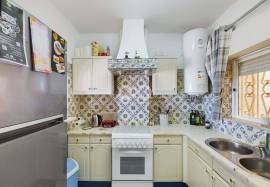 PROPERTY IN THE CENTRE OF PRAIA DA LUZ FOR IMMEDIATE OCCUPATION