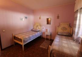 PROPERTY IN THE CENTRE OF PRAIA DA LUZ FOR IMMEDIATE OCCUPATION