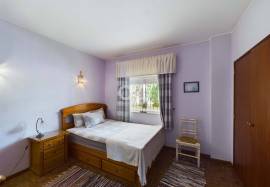 PROPERTY IN THE CENTRE OF PRAIA DA LUZ FOR IMMEDIATE OCCUPATION